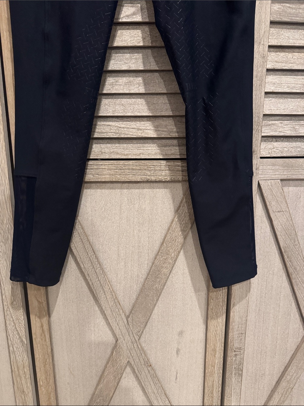 Free Ride Equestrian Women’s Riding Tights Performance with Utility Pockets - Picture 7 of 15